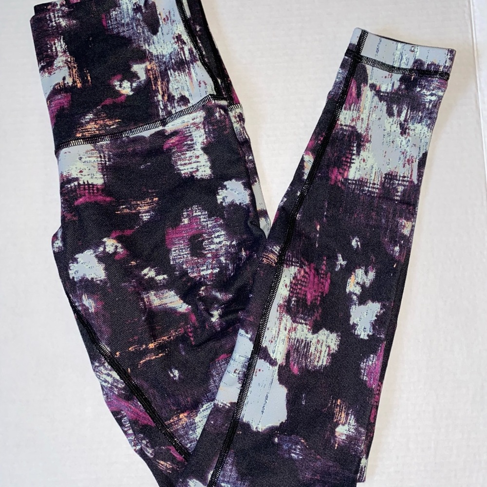 Lululemon high rise, patterned leggings
